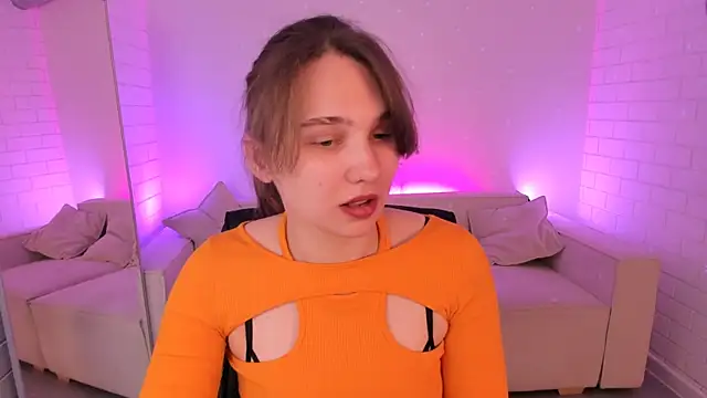 tessamill (F young) - Tessa for a massage