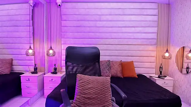 VictoriaaBlair webcam