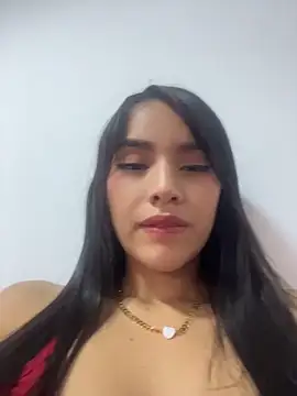 Webcam Model (Mia-villalobos)  is live.Free join now!