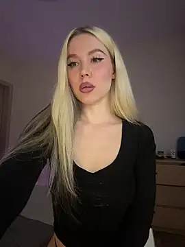 Webcam Model (xDinnax)  is live.Free join now!