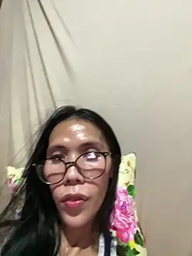 LoveRUBY143 webcam