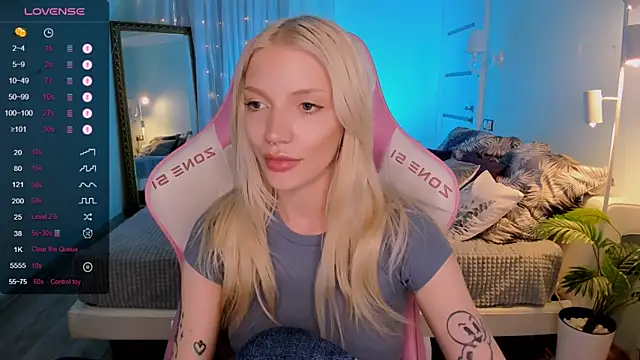 AnyaTaylor_ webcam