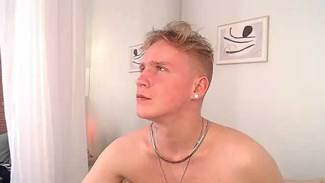 AlexxSweet webcam