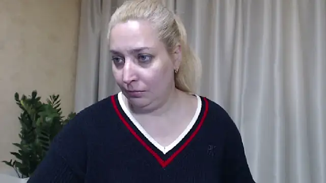 sweetpussy13 webcam