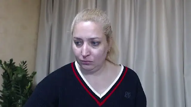 sweetpussy13 webcam