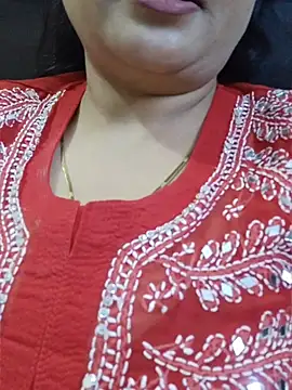 Webcam Model (SexybeboX)  is live.Free join now!