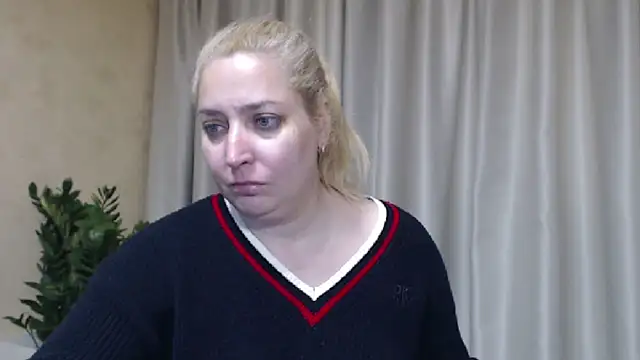 sweetpussy13 webcam