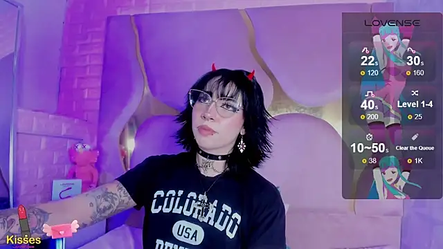 NaniiSisy webcam