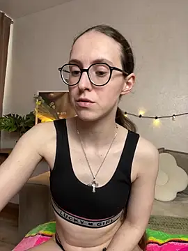 martiniiselenna - MartiniiSelenna's free webcam - UK Sex Cams
