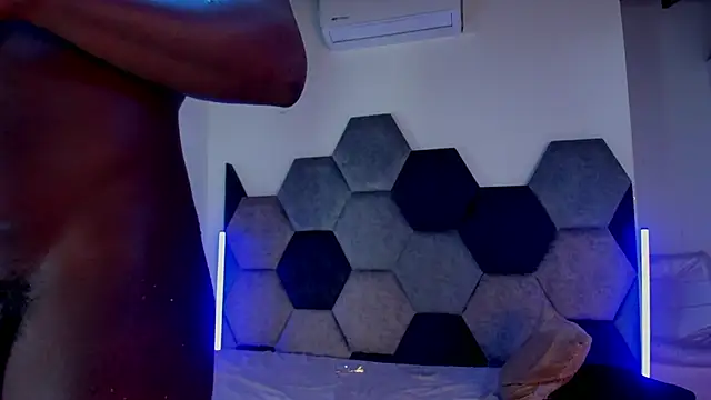Latrellx7 webcam