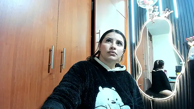 scarletr_red webcam