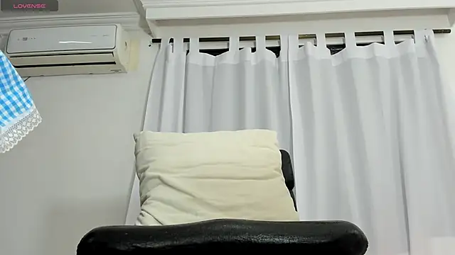 Mia_hornny_ live sex cam