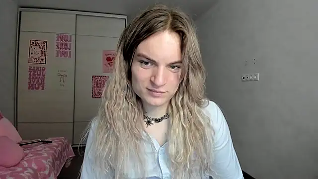 milliKira006 webcam