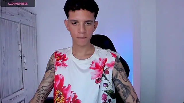tylernova - Tylernova's free webcam - UK Sex Cams