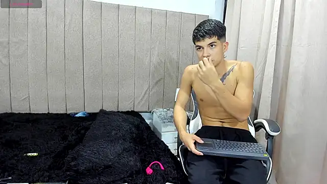 pipe_hot04 - Pipe_hot04's free webcam - UK Sex Cams