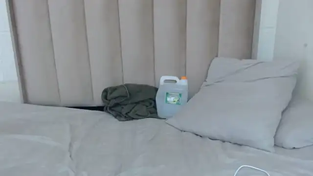 CuteHoney92 webcam