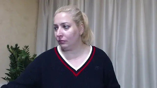 sweetpussy13 webcam