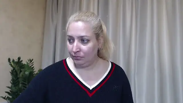 sweetpussy13 webcam