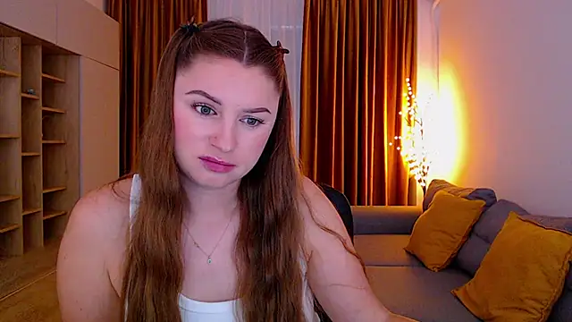 mia_bloomy webcam