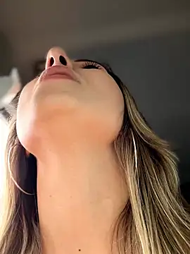 Wonder_Kari webcam