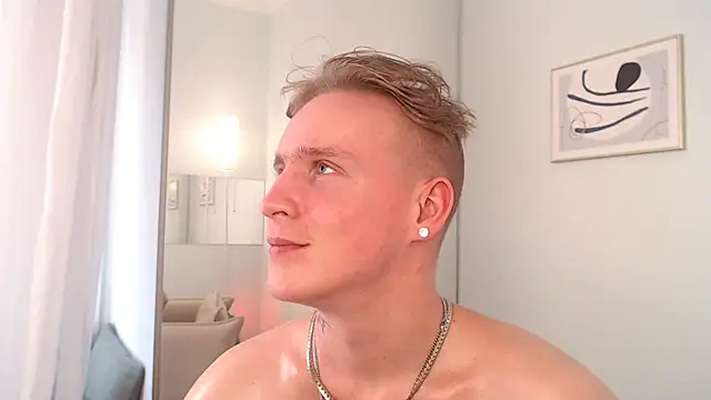 AlexxSweet webcam