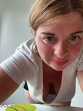 Webcam Model (Lombada)  is live.Free join now!