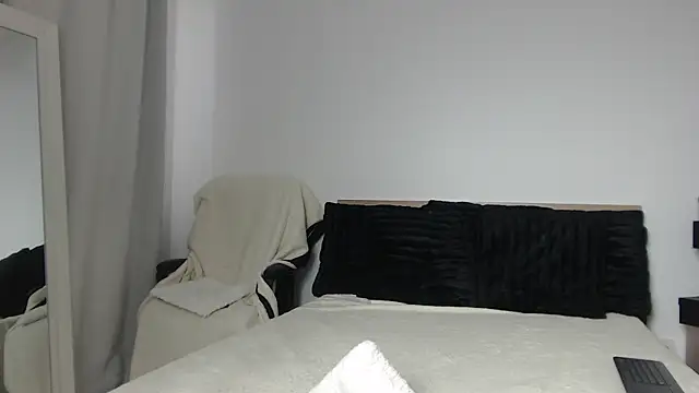 Layla23a webcam