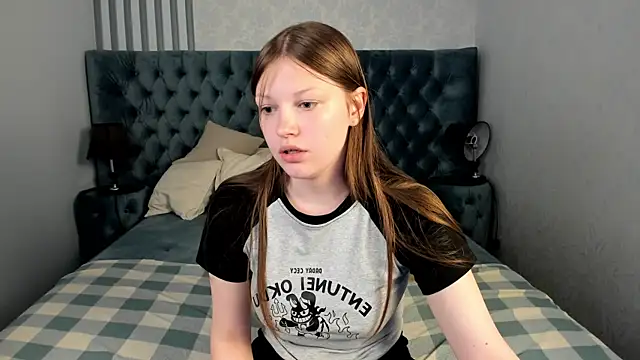 LauraBev webcam