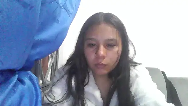 Charis_21 webcam