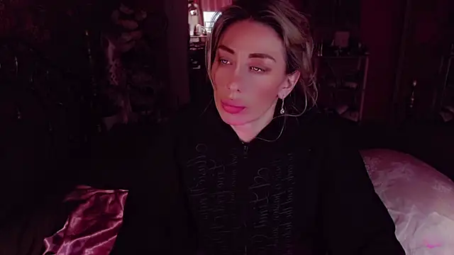 AnnieGOld_ webcam