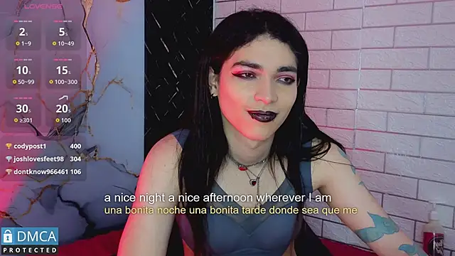 MaeveKuro webcam