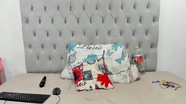 DarkBubble_xx webcam