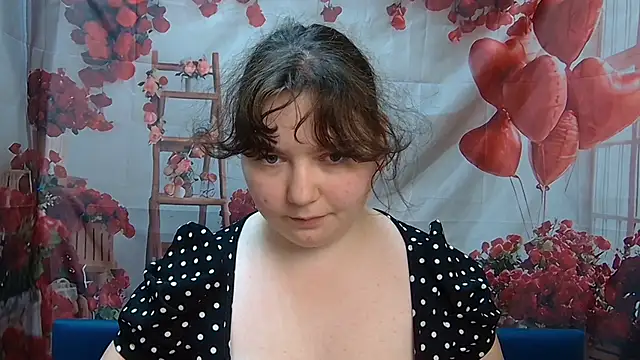 NeonilaLisova webcam