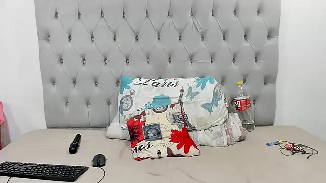 DarkBubble_xx webcam