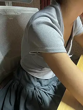 Mina048 webcam