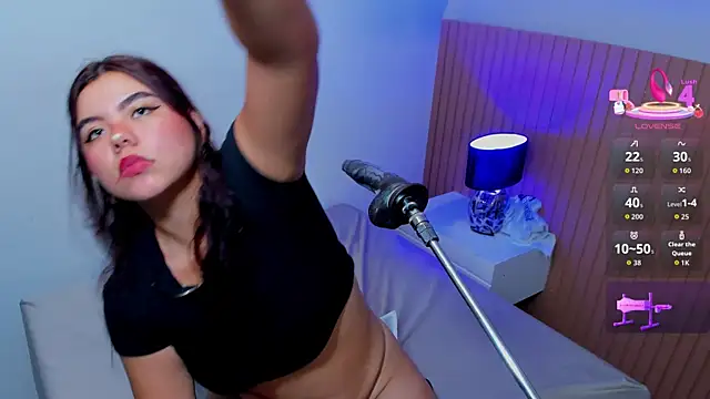 klhoe_boobs webcam