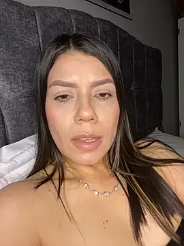 Webcam Model (martina_contreras)  is live.Free join now!