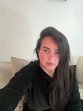 Webcam Model (Sophie_23XX)  is live.Free join now!