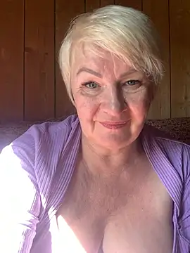 Laura_Miillf webcam