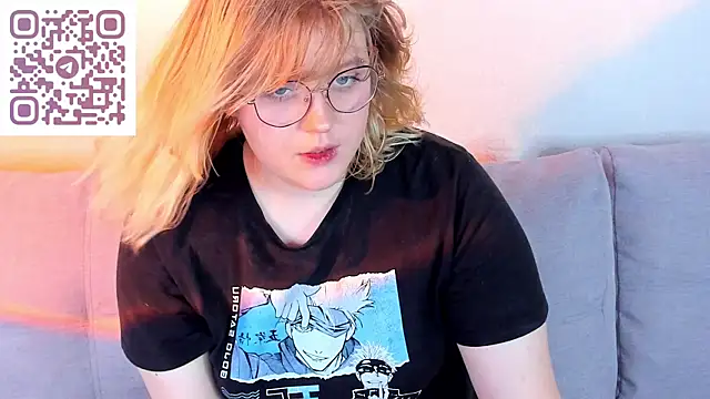 luna_c0ra webcam