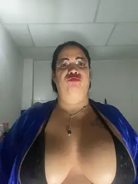 Webcam Model (CamelliaLong)  is live.Free join now!