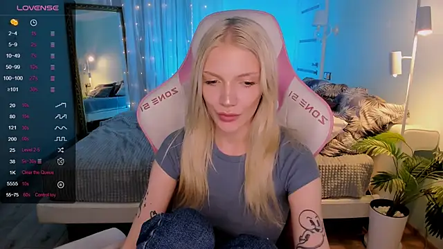 AnyaTaylor_ webcam