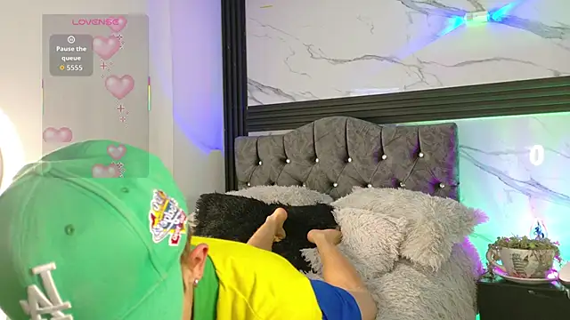 saimonvela - Saimonvela's free webcam - UK Sex Cams
