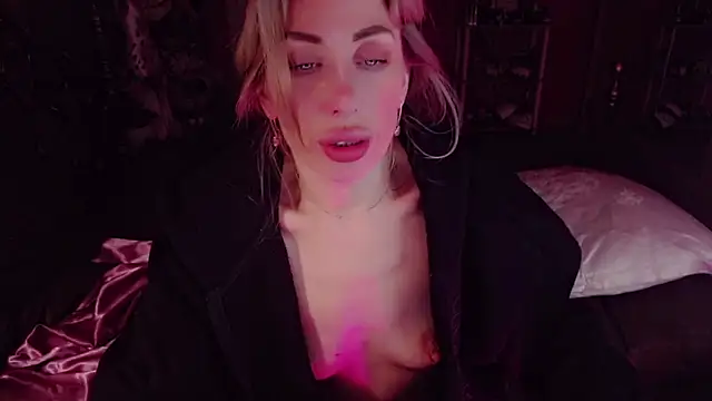 AnnieGOld_ webcam