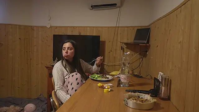 vanessadoyle (F young) - anal video surprise for you. gift