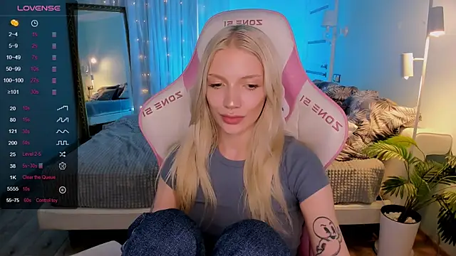 anyataylor_ (F young) - 30 slaps on the ass