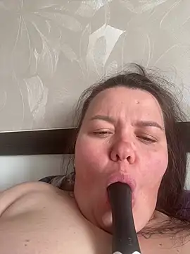 SunnyLeila2101 webcam