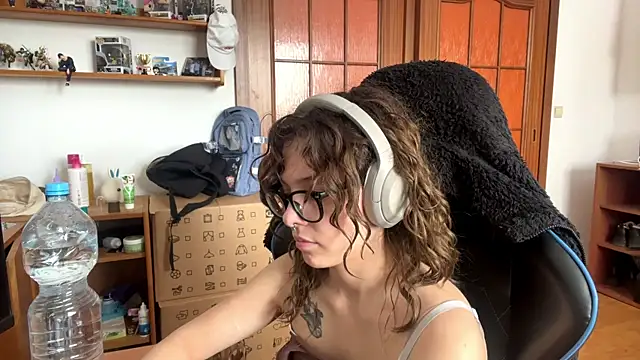 pillowpeachx (F teen) - tease you with my juicy ass