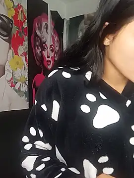 sweet_innocence_ (F teen) - “Slow and flirty movement 🔥”