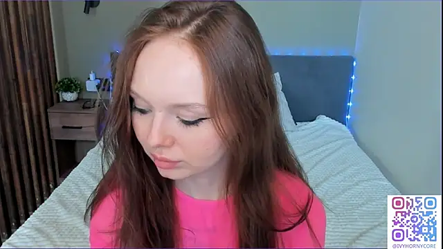 IvyHornyCoree webcam